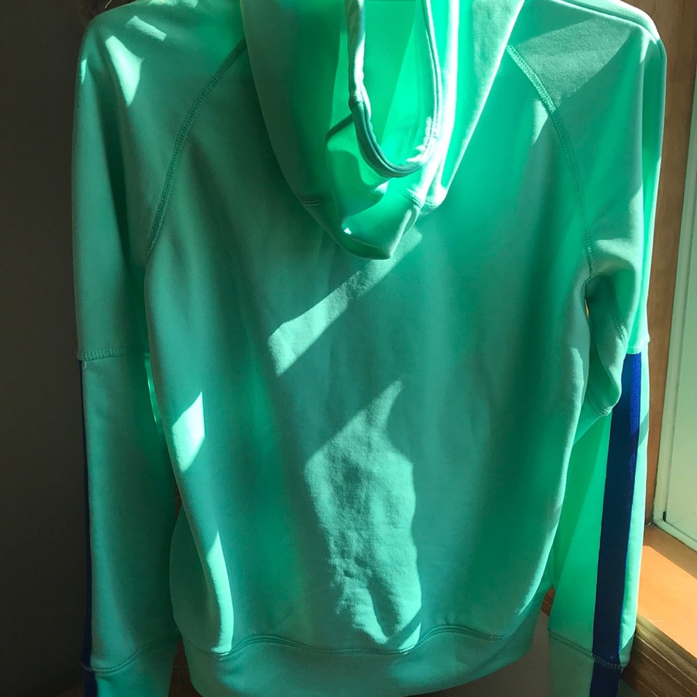 Nike Drifit Sweater - Picture 7 of 7